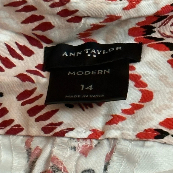 Ann Taylor shorts for women - Picture 3 of 3